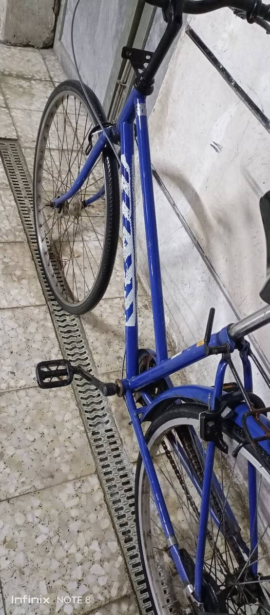 بايسكل البيع بناتي بي بس اسيبايه طاكه 
ابريكات امامي وخلفي بي 
رايده 50وبي مجال 
بكاني بغداد البلديات
رقم ***********
