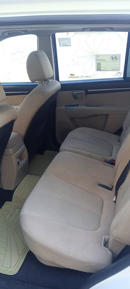 السلام عليكم....  سنتافي موديل 2012 خليجي مكفولة كفالة عامة من التبديل والصبغ والبارد محرك 2400 على وضع الشركة بدون فتح أو صرف او بخار ماشية 133كيلو متر حقيقي فتحة سقف شاشة كبيرة رقم سليمانية سنوية ورقم جديدة 2030 باسمي تحؤيل ثاني يوم 
تبريد ثلج تدفئة مناقصه برغي السعر 150 العنوان ديالى جلولاء رقم الهاتف 
***********
