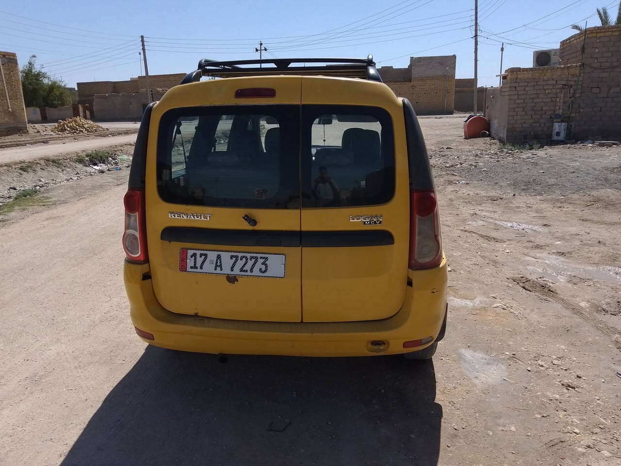سياره للبيع رينو السعر 40 حداديه زينه تواير جدد 
العنوان سماوه قضاء الخضر 

شراي يتصل ع رقم ***********
