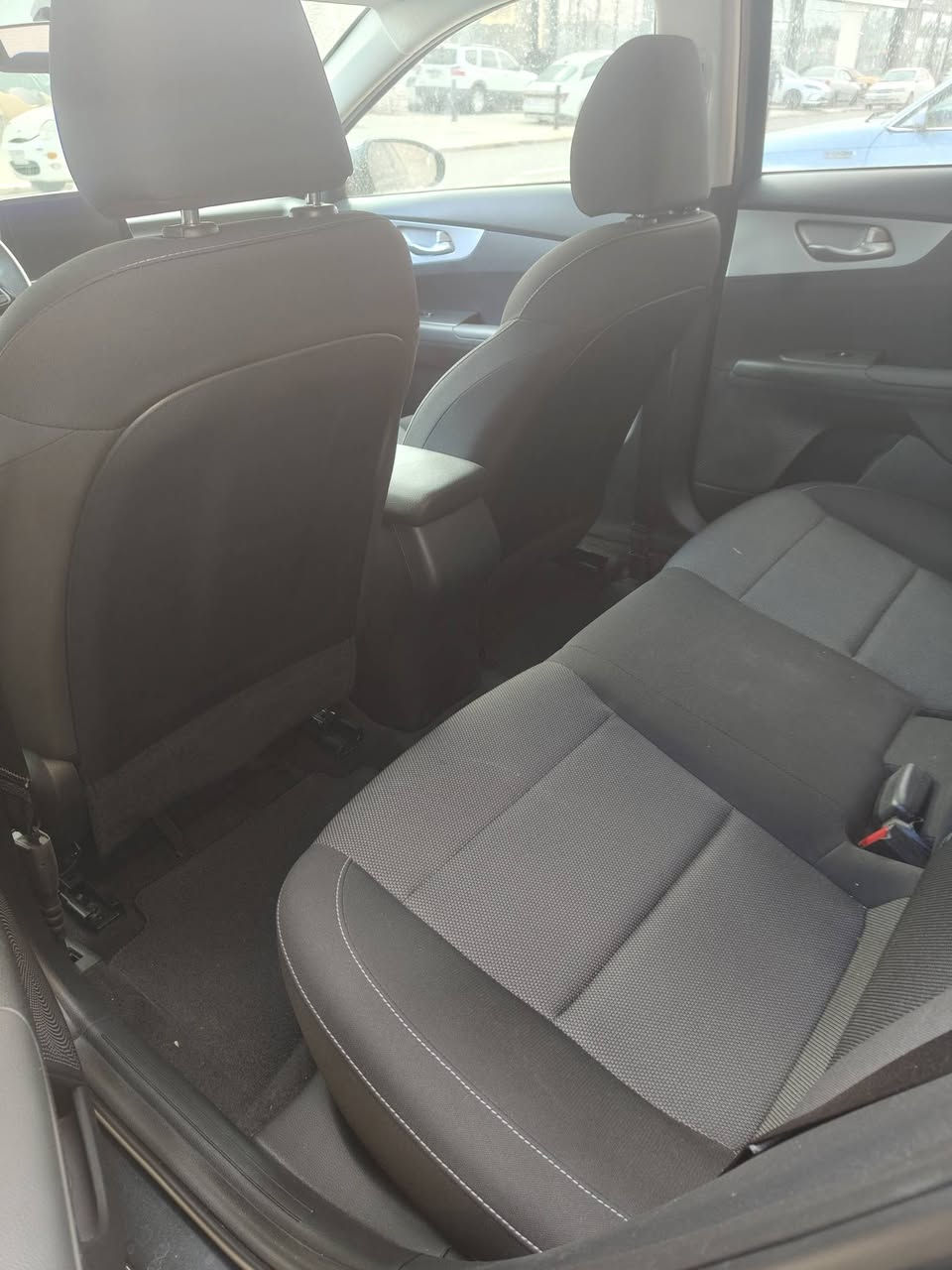 فورتي 24 ماشي 15
بيها بارد بين الباب والجاملغ بدون صبغ السياره 
مواصفات Lx نص فول كاتي تترقم شمالي 
مكان السيارة موصل 
***********
***********
