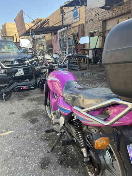 السلام عليكم دراجه دايوان للبيع موديل 23دراجه مكفوله بس اوراق ضايعه عندي حتى داكها بالمرور 
مكفوله من السرقه للمعلومه اوراق استنساخ عندي 
اتصل ع رقم ***********
