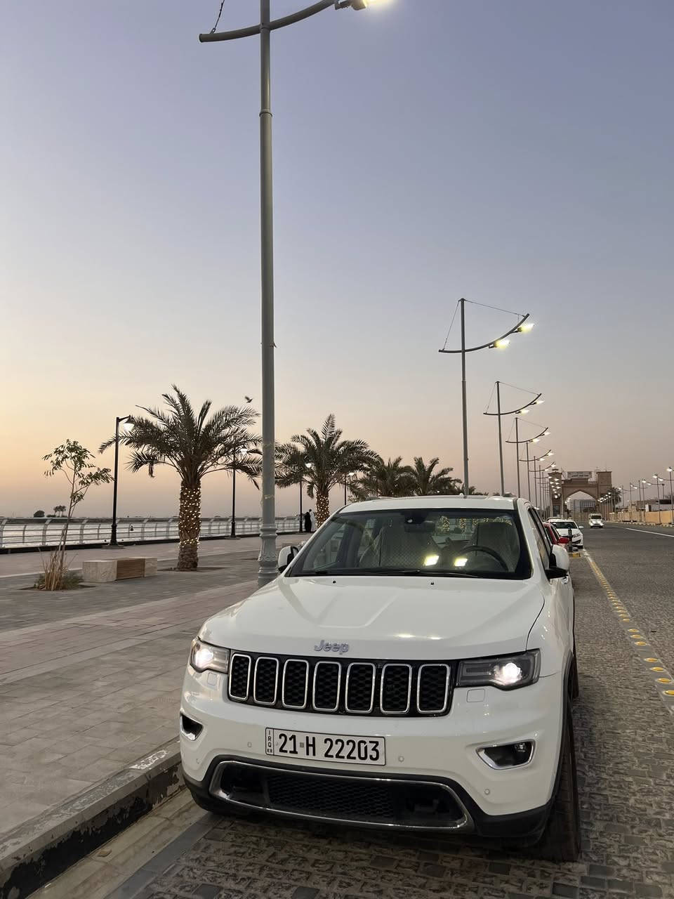 السلام عليكم للبيع جيب شيروكي 2018 وكاله هارلم لمتد فول السياره وجديده ونظيفه ماشيه 57 الف السياره مكفوله كفاله عامه وماناقصها اي شي رقمها سليمانيه تحويل ثاني يوم رقمها شبهه مميز السعر 265 وبيها مجال للشراي ***********
