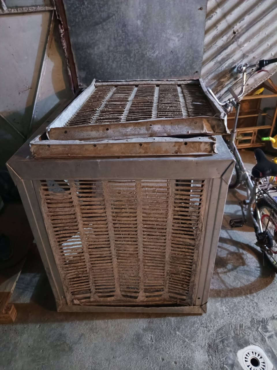 سلام عليكم مبرده فافون حجمهه اربعه ونص
سعره 100مكان بغداد ***********
