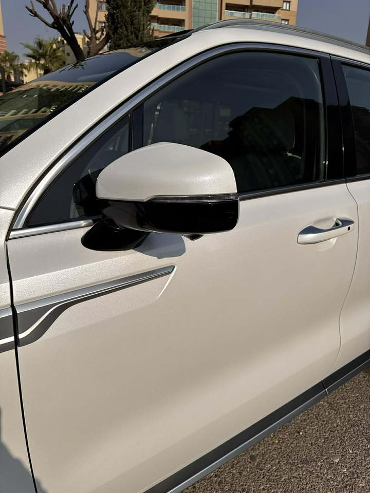 سورنتو خليجي موديل 2021 فول مواصفات اعلى فئه
6 سلندر 
7 راكب 
فور ويل 
تشغيل عند بعد 
شاحن لاسلكي 
اناره ترحيب. 
ويل كب حجم 19 تخم تاير جديد 
مساعد نزول منحدرات 
3 قطع تبريد 
اناره محيطيه 
مري شفط 
بردات 
8 وضيعات قياده 
سايد بريك بصمه 
اوتو هولد 
كامره اشاره يمين ويسار 
بانوراما 
كشنات كهرباء 
داخل بيجي 
كشنات تدفئ تبريد 
4  كامرات 360 درجه 
حساس امامي خلفي 
صندوق كهرباء +ذكي يفتح عند الاقتراب. 
مكفوله من صبغ وتبديل. 
بيه رصعه صغيره مال حصوايه مكانين 
ماشيه 96,000 
عنوان بغداد  ***********
