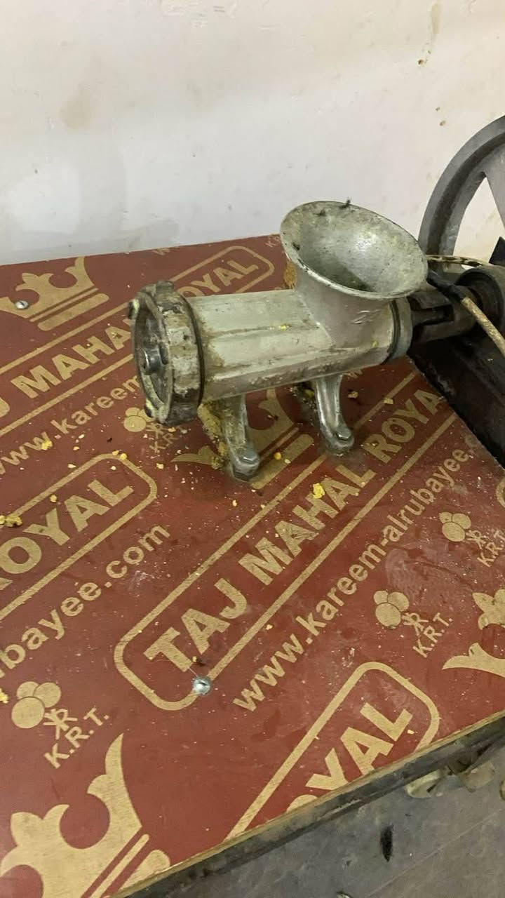 البيع مثرامة مال فلافل كاملة هيه ميز عل شغل الشراي يتصل مكاني حي اور سبع قصور شارع  ابو علي واتساب ***********
