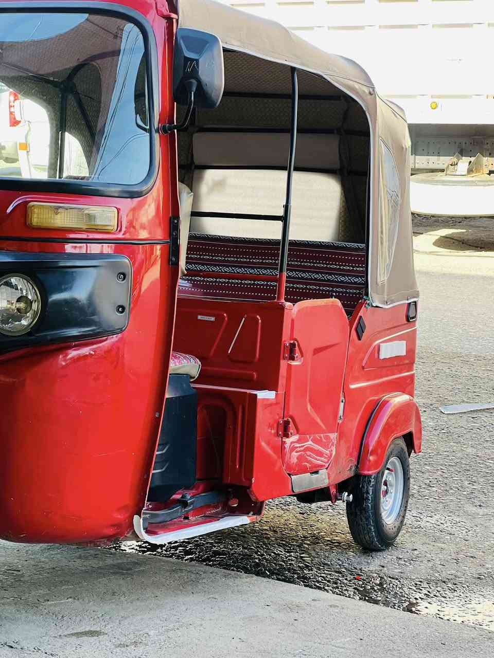 سلام عليكم تكتك 22 لبيع  شهر العاشر 10.   رقم وسنويه. ذي قار  التكتك بيه  ضربه بلقد.  تحويل ثاني يوم. الشراب ينتصل ع هاذا رقم. ***********. خاص ما موجود
