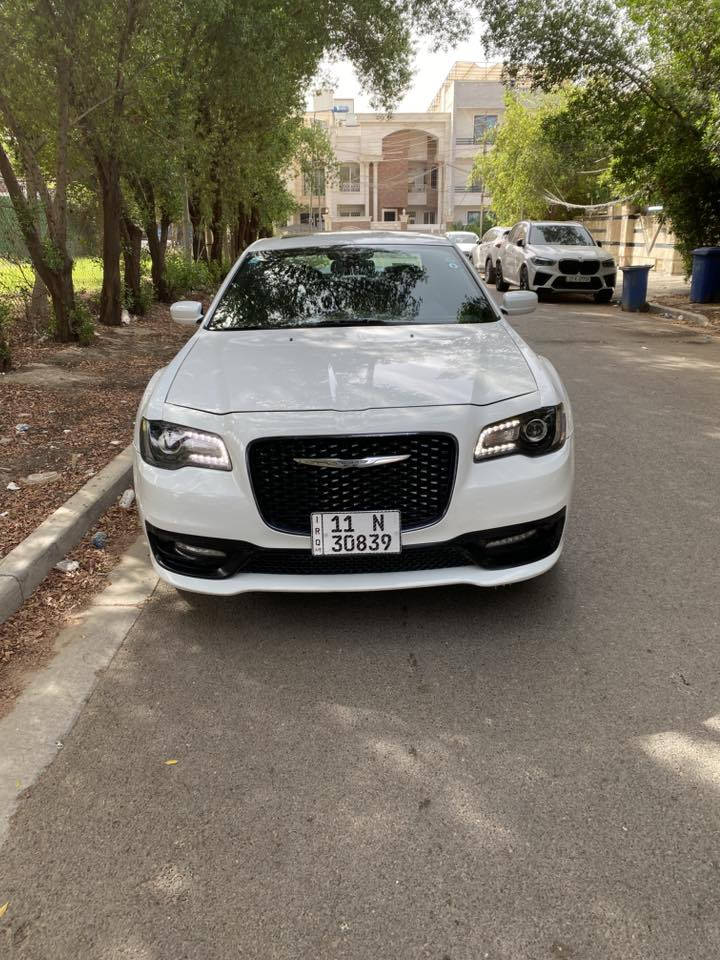 السلام عليكم للبيع او مراوس بعالي 
اوباما كرايسلر S300
خليجي وارد كندي 
موديل 2019 
ماشيه 68 mi 
السياره كلين تايتل بالعراق صار بيها بارد شي قليل  وتكحيل كارت 
بدون صبغ  بدون ايرباك 
مواصفات السياره 
بانوراما 
كشنات جلد 
كشنات كهرباء 
هيتر بالكشن 
وباقي مواصفات الS 
المكان الكرخ 
الاتصال هـ***********
