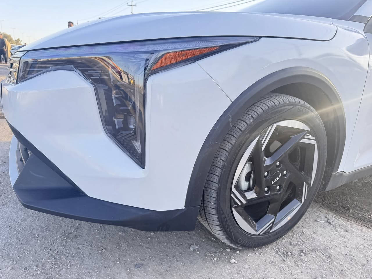 السلام عليكم كي فور ex بصمة حادثها موضح بالصور جاملغ وبنيد ايرباك طاك السعر 175 وبيها مجال مرقم بغداد بسمي *********** محرك 2000 دوش ماشية 4 الف زيرو
