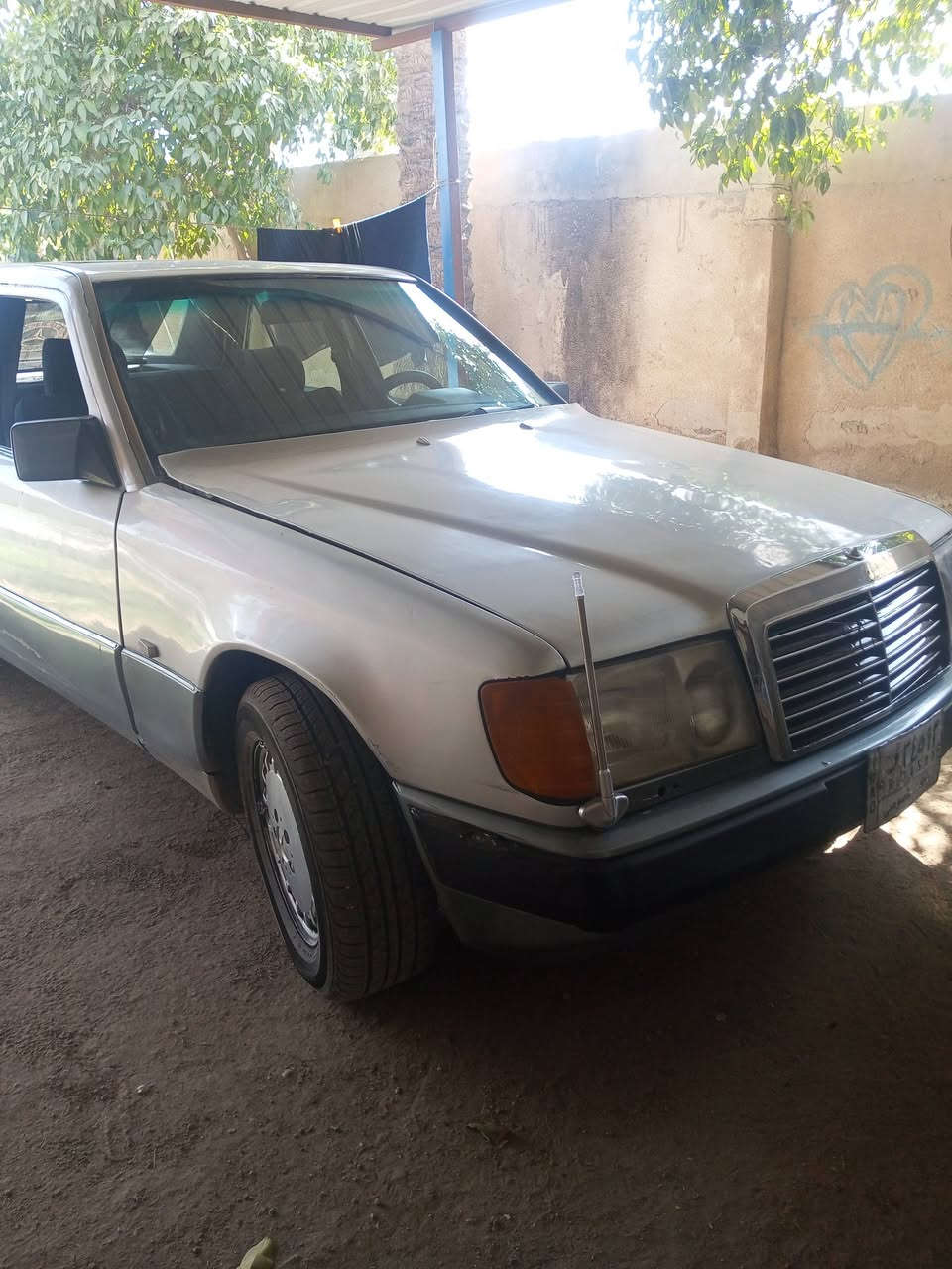 سلام عليكم للبيع او مروس مارسدس ٨٩كير محرك مكفولات محرك بلادي تخم تايرات مصبوغه  جماليه رقم بغداد الماني مشروع وطني شرط التحويل سياره مال جناي السعر ٤٠ مكاني صلاح الدين قضأ الضلوعيه ***********
