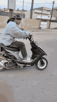 سلام عليكم ماكس مال لعب لبيع رايدها ب 500 كلجات تفصيخ ب 200 مكينتها 55 صلنصة ستيل NCY عضمة سكليتر كرزي NSY مكان بغداد بلديات دراجه ناقصها بطل بس مكاني بلديات ***********
