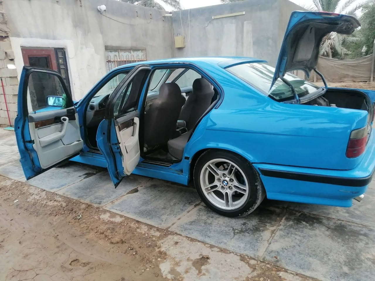 سلام وعليكم للبيع موديل ٩٢ رقم بغداد بسمي سنويه ٢٠٣٠ ***********
