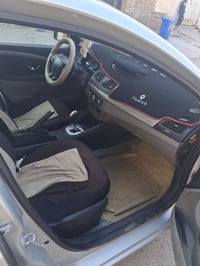 رينو مديل ٢٠١٣ مكفوله من ضربه وصبغ السعر 55 رقم الهاتف 07722114967