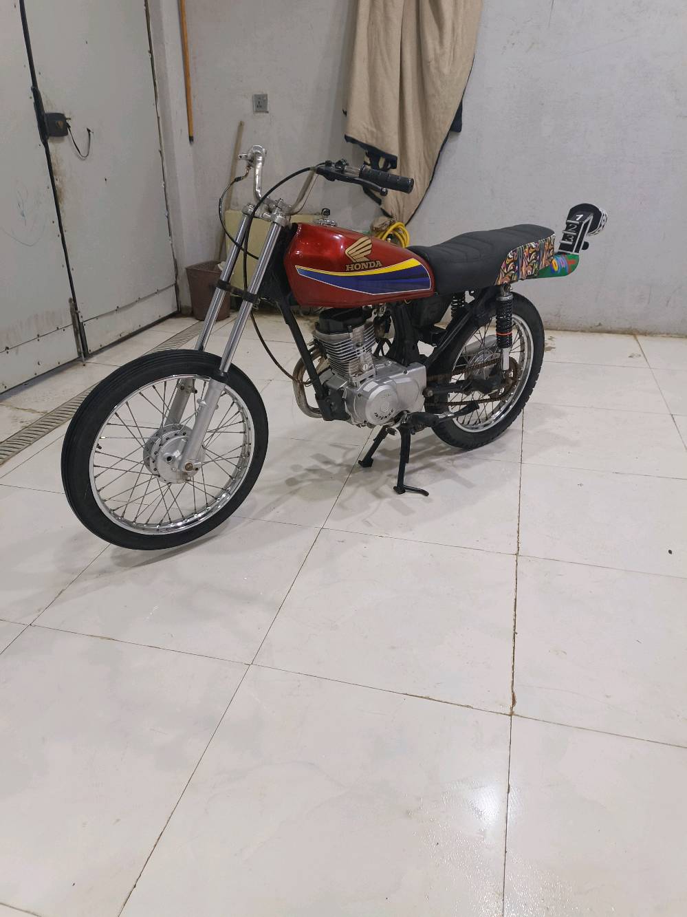 سلام عليكم ادوات مكفوله تاخذهه من باب البيت للبيع انتنس مفتوحه مره وحده دراجه شوف عينكم تخبل صول الله شاهد  سعر 500 بيهه مجال للشرايه مكاني شط العرب الجزيره جسر خالد ***********
وليشوف روحه ما يشتري فدوه اروحلك لا تعبني ابوس ايدك 😅