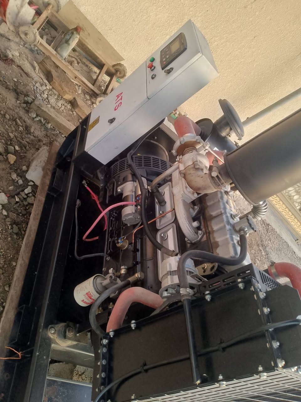 سلام عليكم  عندي مولد بيركز صيني  جديد كلش مشتغل اقل من 200 ساعة موديل 2025 عنوان بغداد ابو غريب  غير متواجد علة الفيس اتصل علة هاذ ارقم ***********
