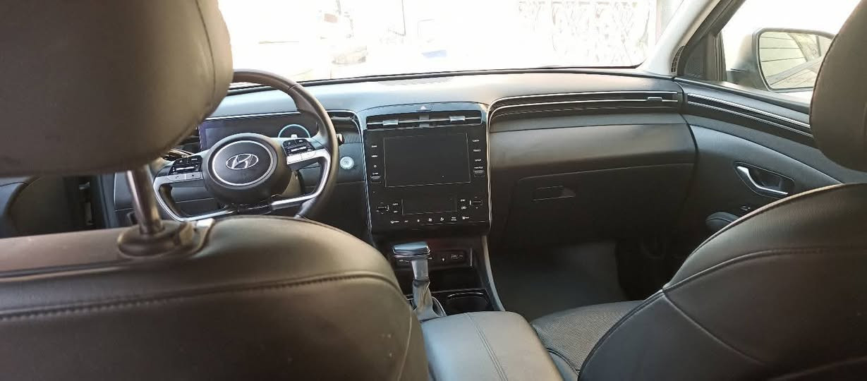 السلام عليكم .توسان22 فول ماشيه 32 حادثها مبدل دعاميه وجاملغ نفس اللون وربع باب سايق صبغ بدون دخول بدون ايرباك السعر 195بي مجال صور الحادث مرفقه /بغداد العبيدي ***********
