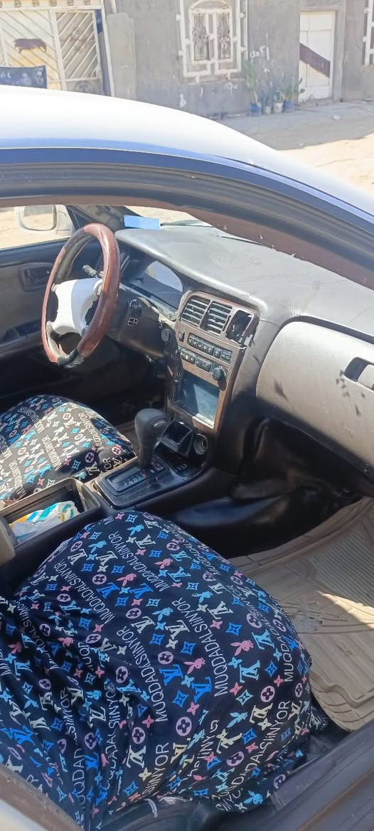 سلام عليكم 
شيزر93 مكفول من الگص ونقل مكينه جديدة ونجي گير جديد بأسمي بغداد مميز دولي تخم تاير حلوه سياره وناعمه السعر 42وبيه مجال رقم موبايل ***********
