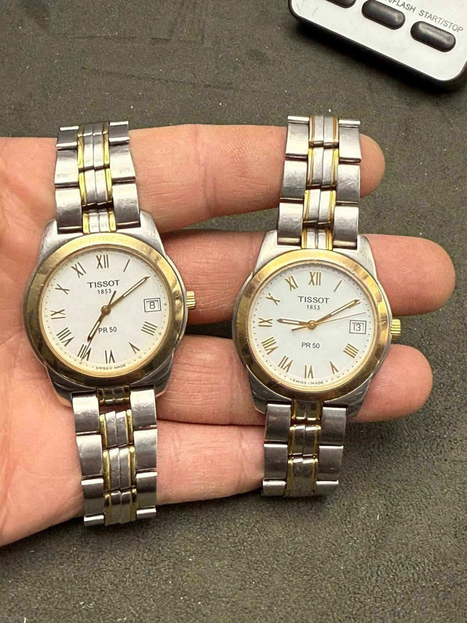 متوفر

تيسوت كوارتز قطعتين
قطر36
زجاج زفير 
نافذه تاريخ
ذهبي وستيل
مستخدم نضافه لاباس

شراي كلمني خاص


**إذا كنت صاحب هذا الإعلان وتريد حذفه لأي سبب، رجاءا أرسل رسالة إلى الدعم الفني**