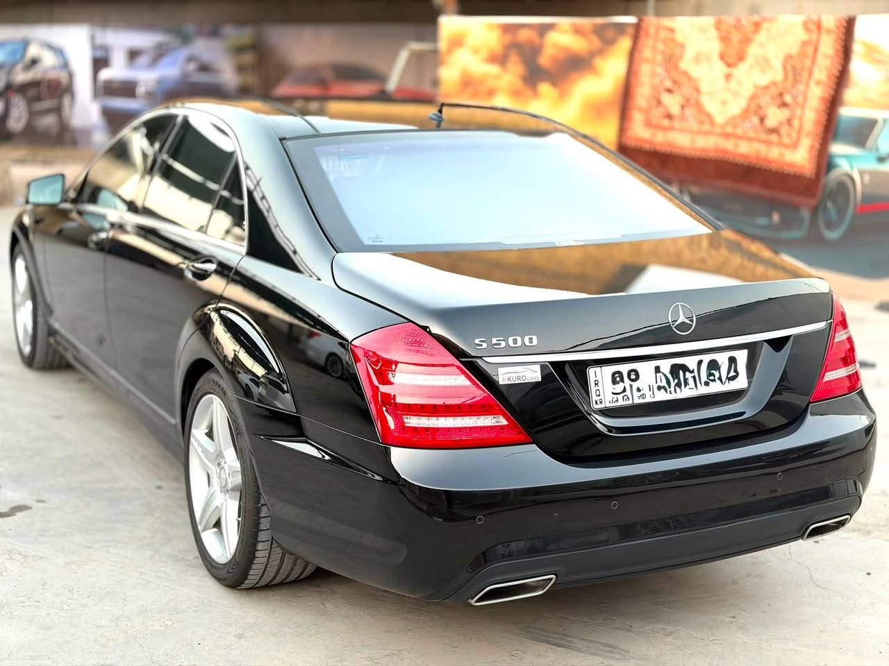السلام عليكم ورحمة الله
مرسيدس اس كلاس S500 
موديل 2010 وارد الماني 
محرك بنزين  8 سلندر 
ضمان بدون صبغ بدون تبديل بدون تكحيل بدون تعديل
ماشية ٦٢الف كيلومتر حقيقي  
المواصفات:-
( ابواب كبيره لارج ،  سقف بانوراما ، كامرة حرارية لعرض لطريق امام السائق ،خمس بردات  ،سقف كنتارا . داخل فورميكا  داخل جلد   . شاشات مع طاولة طعام . كامره .كشنات امامي والخلفي متحرك ابواب شفط ..  اوتو هولد  .صندوق شفط وسحب . حساسات امامي والخلفي  ، كشنات واستيرن كهربائي ، كير شفت استيرن .).  
السيارة مابيها اي خلل كهربائي وكير ومحرك كله بشرط 
مامفتوح 
رقم اربيل الجديد . 

العنوان : الديوانية المركز . 

رقم صاحب السيارة
***********
