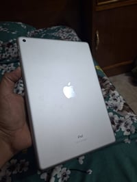 آيباد ٧ • ١٢٨ • نضيف