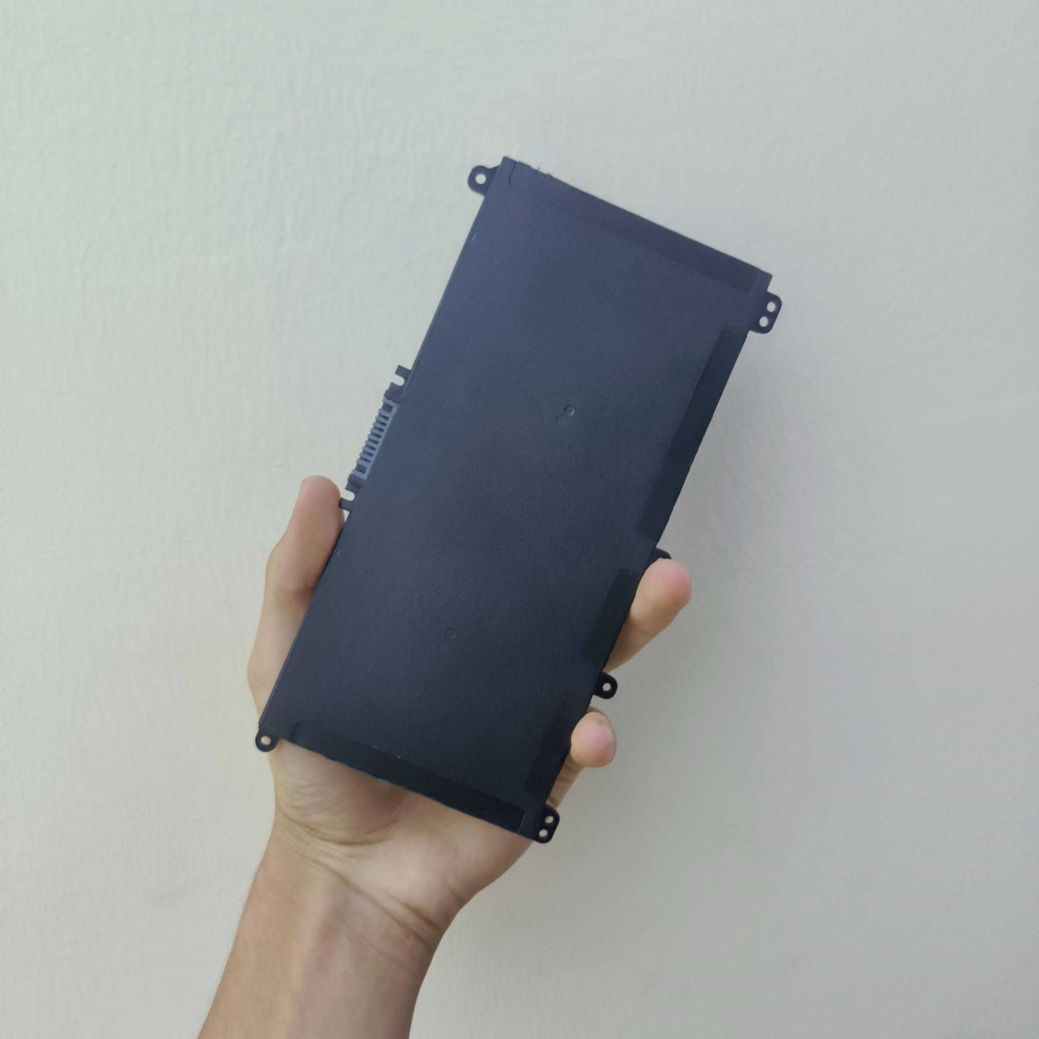 بطارية لابتوب HP HT03XL جديدة غير مستخدمة
* السعة: 3630mAh
* الطاقة: 41.9Wh
* الحالة: جديدة
* رقم 7734688042


**إذا كنت صاحب هذا الإعلان وتريد حذفه لأي سبب، رجاءا أرسل رسالة إلى الدعم الفني**