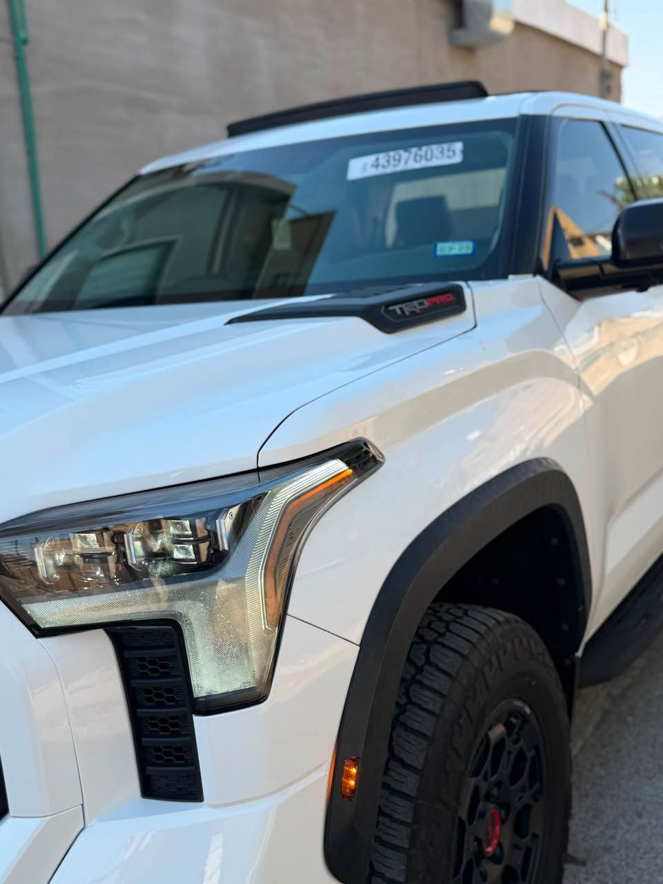 :

🚘 للبيع: تويوتا تندرا TRD Pro موديل 2023 - لون أبيض

بيك أب أمريكية فاخرة وقوية، مخصصة للطرق الوعرة والسفر، بحالة ممتازة.

🔹 الموديل: 2023
🔹 الفئة: TRD Pro
🔹 اللون: أبيض
🔹 المحرك: V6 توين تيربو هجين i-FORCE MAX سعة 3.4 لتر
🔹 القوة: 437 حصان
🔹 ناقل الحركة: أوتوماتيك 10 سرعات
🔹 الدفع: رباعي (4×4)

⭐ أهم المواصفات:

* شاشة كبيرة 14 إنش.
* نظام صوت JBL فاخر.
* مقاعد جلد كهربائية مع تبريد وتدفئة.
* سقف بانوراما.
* تشغيل بصمة ودخول ذكي.
* كاميرات محيطية 360 درجة.
* Apple CarPlay و Android Auto لاسلكي.
* مثبت سرعة راداري.
* مراقبة النقطة العمياء.
* نظام الحفاظ على المسار.
* دفرنس خلفي قفل إلكتروني.
* مساعدات خاصة للطرق الوعرة.
* مساعد نزول المرتفعات.
* مساعد سحب المقطورات.

💪 مميزات السيارة:
قوة عالية، راحة وفخامة، مناسبة للطرق الوعرة والسفر والرحلات، مع اعتمادية تويوتا المعروفة.

📞 للاستفسار والمشاهدة يرجى التواصل على الرقم: [***********

💰 السعر: [460] قابل للتفاوض للجادين أربيل, العراق
