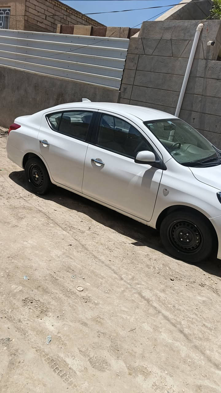 سلام. عليكم للبيع نيسان صني موديل 24 دخول جديد سياره كفاله عامه ماشيه 30 سياره هندي  تبريده مايحتاج اسولفلكم. عليه السياره حلوه مكان. السياره حله حي العسكري شارع 30 

الاتصال ***********
