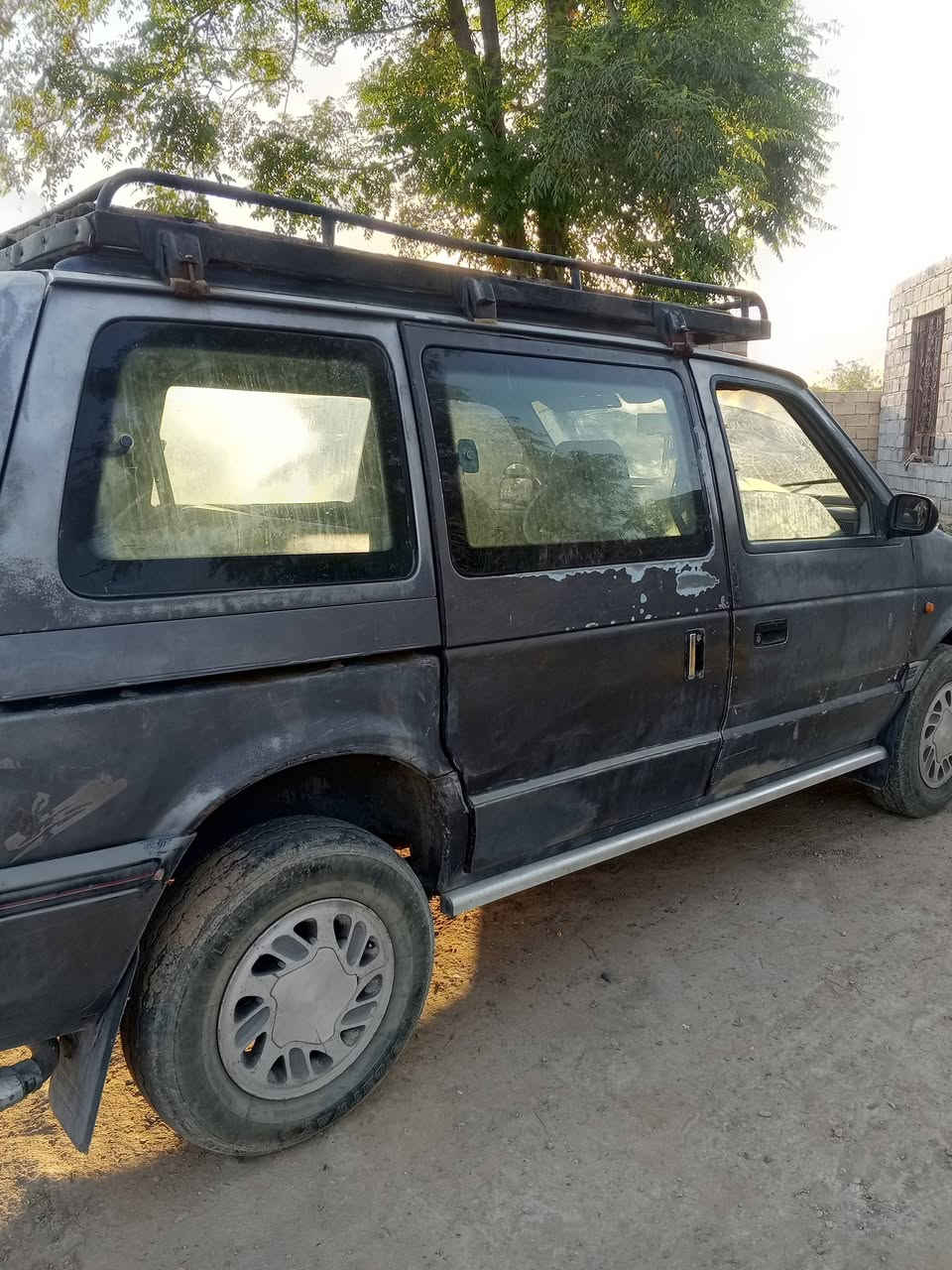 السلام عليكم 
دوج كلايزر موديل 92 محرك كير بلاد 3300 
رقم لانبار نكليزي  سياره جاهزه
***********

