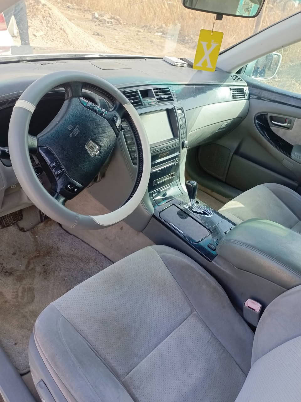 سلام عليكم كص جنطه ادوات شاصي 82 3دكم بصمه شاشه كامره خلفيه لايت دوار مكينه كير حدا تخم تاير تبريد تدفاء اثلث سياره جديده جاهزه بدون لوحات مكان الشطره سعر 34اتصال ***********
