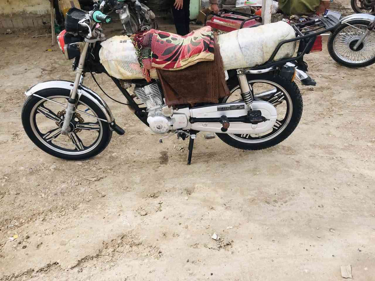 السلام عليكم دراجه سيفان موديل 2020 مكفوله كفاله عامه اوراق اصولي العنوان حله نيل السعر 475 وبيها مجال 
*********** واتس
