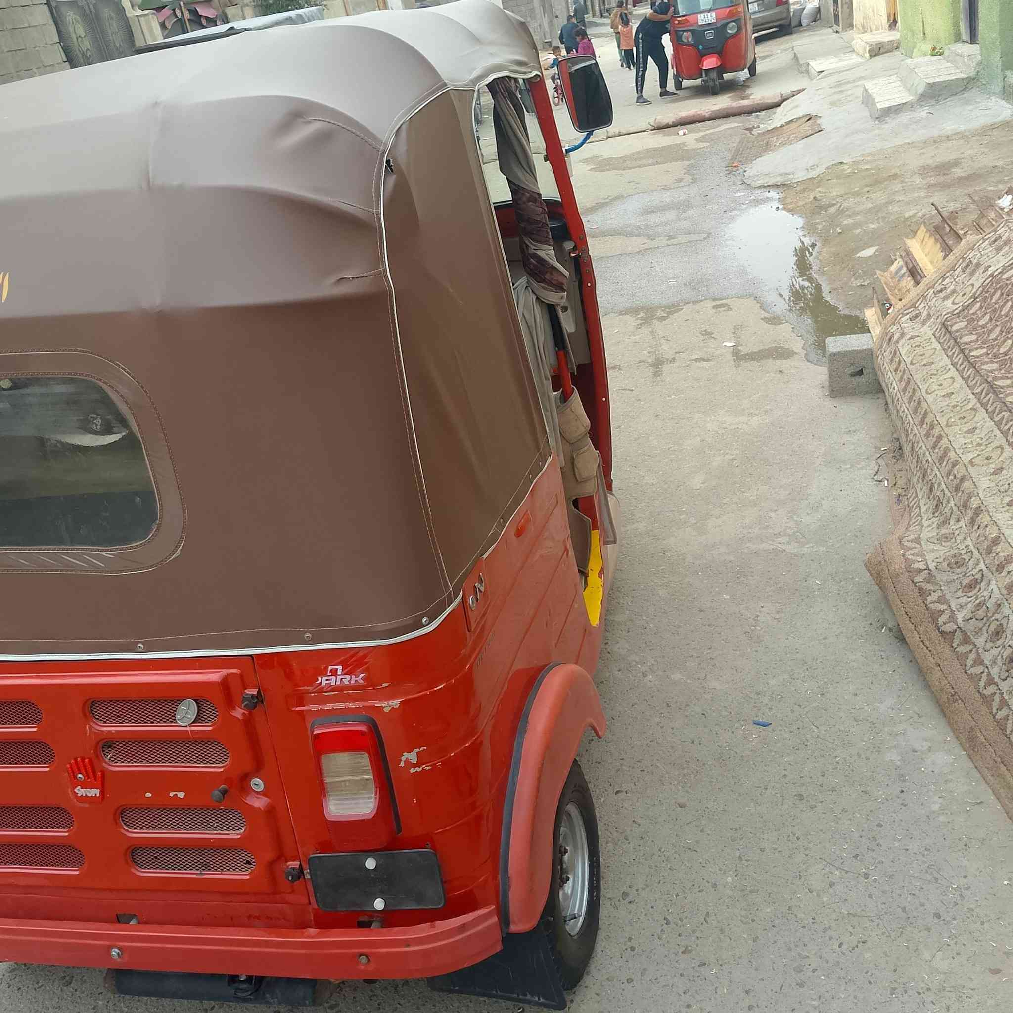 سلام عليكم من رخصت الدمن تكتك 17بسمي رقم وسنويه هزه جديده سنويه جديده التكتك مابيهه صبغ بس عده الباب الوره حته الدواسات على البلادي ما بيهن تعمير خير من الله لا سوت اكسل ولا ربده ولا بل مكينه ناعمه ترايهه يخبل والله اعنوان مدينه الصدر النتصال الستفسار ***********
