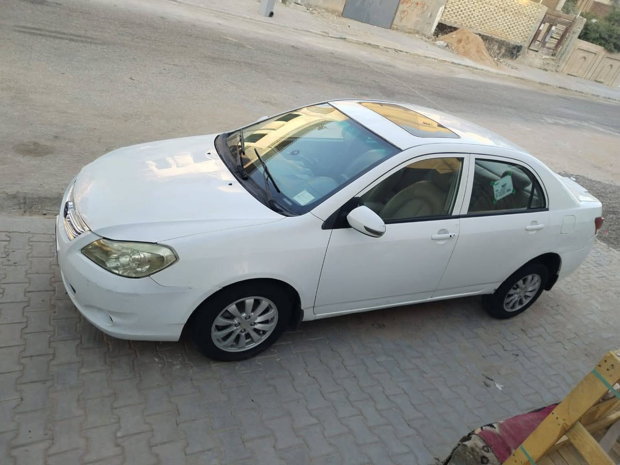 السلام عليكم من رخصة الأدمن
سياره بيوايدي G3 مديل 2013 للبيع مكفوله من الضربه بيها باب الخلفي الورا السايق مصبوغ سياره فول مواصفات حساسات تحكم ستيرن فتحت سقف كير محرك حداديه تخم تاير كله جديد تبريد ثلج السياره كلش حلوه مال جناي مال بيت ما ناقصه شي السياره رقم قادسيه الماني مداور ثاني يوم مكان نجف السياره (ترهم مراوس بكيه حمل) او بيع السعر (45)وبيها مجال الشراي يتصل  رقم الهاتف (***********)

اني مكلف بل نشر.
