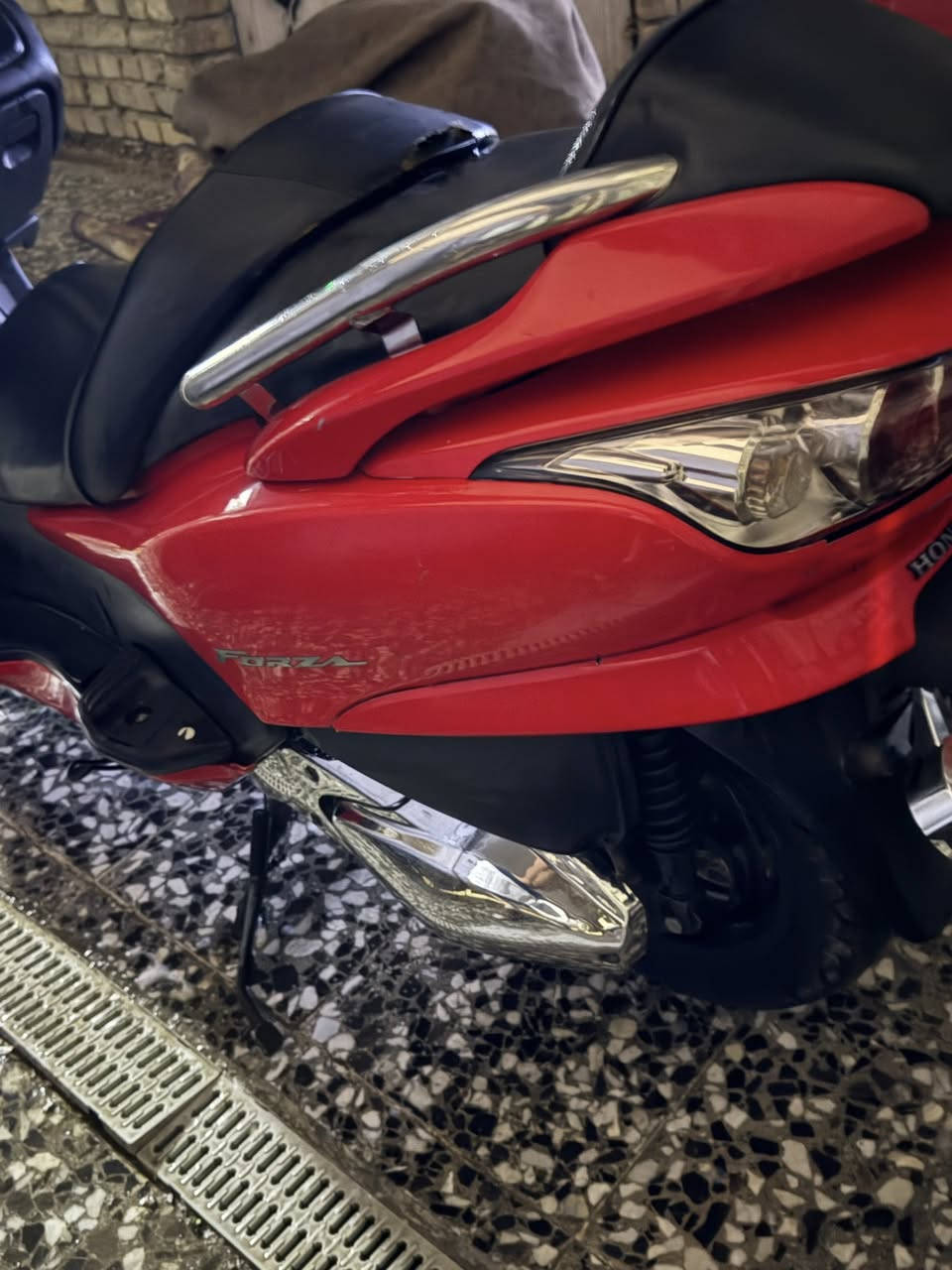 سلام عليكم مرخصت ابو كروب فورزه بصمه 09  دراجه حلوه نضيفه شوف لعين مانع نزلاق نيكل عل كلاجات صالنصه بلادي نيكل ممشه دراجه مثل ما موضح سعر مطلوب بيه مليون وميتين بيه مجال حك جيه مكان دراجه بغداد شعلت صدرين رقم صاحب دراجه *********** ////رجائن مو شراي لا يتعبني
