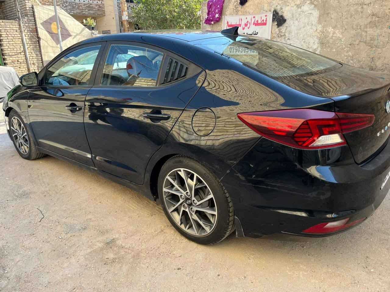 السلام عليكم للبيع الانتراموديل 2019 رقم بغداد  فول رقم بغداد بسمي أنكليزي فول مواصفات وارد كندي 
. المواصفات ………..
 فتحه سقف اسلايت
 بصمه تشغيل 
بصمة صندوق 
 بصمه أبواب  
 رادار امامي وخلفي 
 كشنات تدفئه
 رادار جانبي 
 ويلكب كروم بلادي 
 لايتات عدسه 
 تحديد مسار 
 مثبت سرعه 
 وقوف ذاتي 
 مانع اصطدام 
 شاشه ثلاث انضمه (سمارت - نورمال-سبورت) 
 كامره دوارة 
ماشية 94 كيلو متر 
شاشة كاربلي 
محرك دوش  
مكان السيارة بغداد 
السعر114 وبيها مجال 
للاستفسار
  ***********
العنوان بغداد ابو دشير
