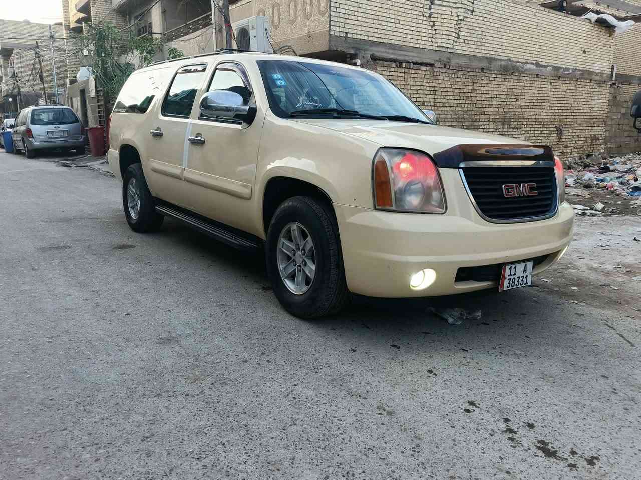 السلام عليكم جمسي يوكن ٢٠٠٩
رقم بغداد نكليزي بسمي 
ماشيه ٥٣٦ 
كفاله عامه 
كير مكينه أكسل صدر تورباين٧٧ كلها جديد
مكاني بغداد 
خطها بغداد موصل 
رقمي ***********
