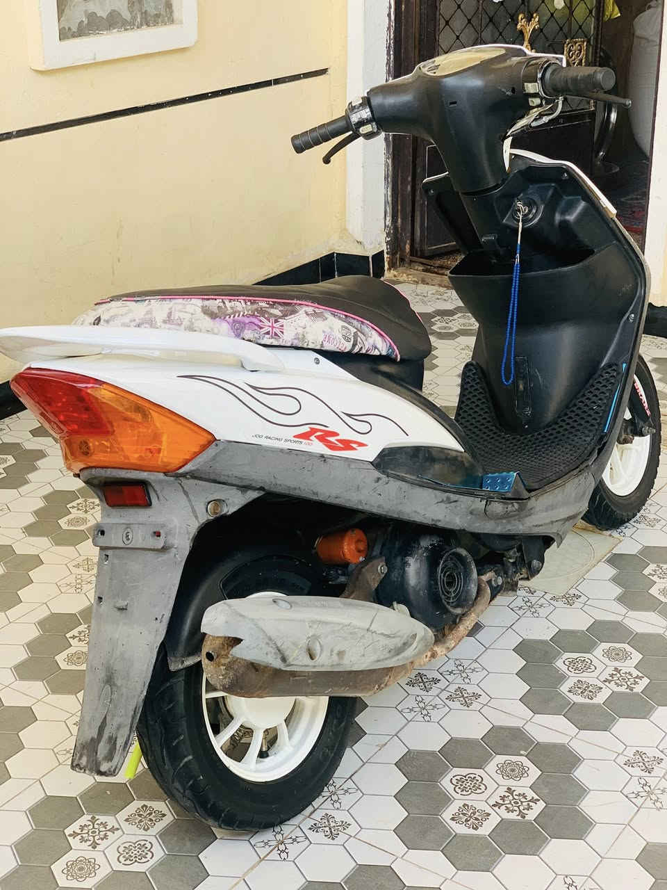 سلام عليكم ماكس عدله  دراجه بلاديه ما مفتوحه نزلتلها مكينه رمبه شراي تعال خاص مكان محموديه ناحيه الرشيد رقم***********
