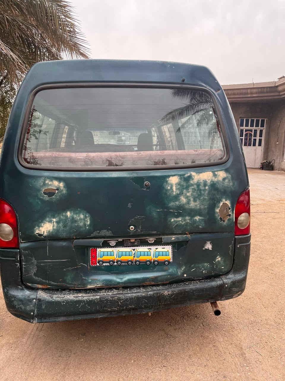 كية هونداي موديل 96 رقم انكليزي جديد سنوية مجدده ل27محور محرك أنجي  سته سلندر سعره ٣٥ وبيه مجال 
***********
