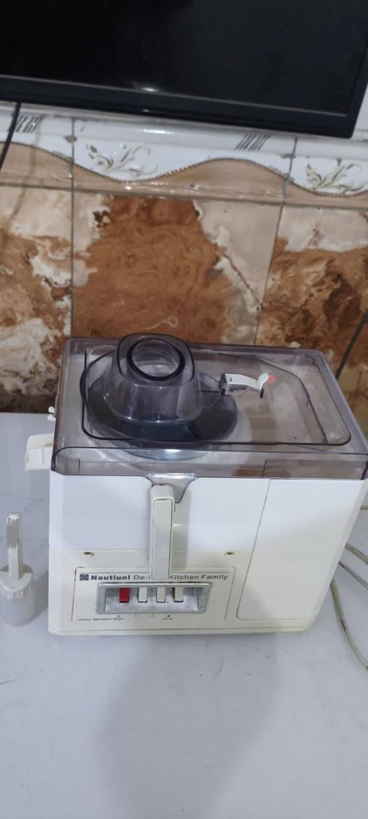 معصارة نوع نشنال ياباني 
نضيف جدا السعر 70 الف
ممكن مدينة الصدر


**إذا كنت صاحب هذا الإعلان وتريد حذفه لأي سبب، رجاءا أرسل رسالة إلى الدعم الفني**