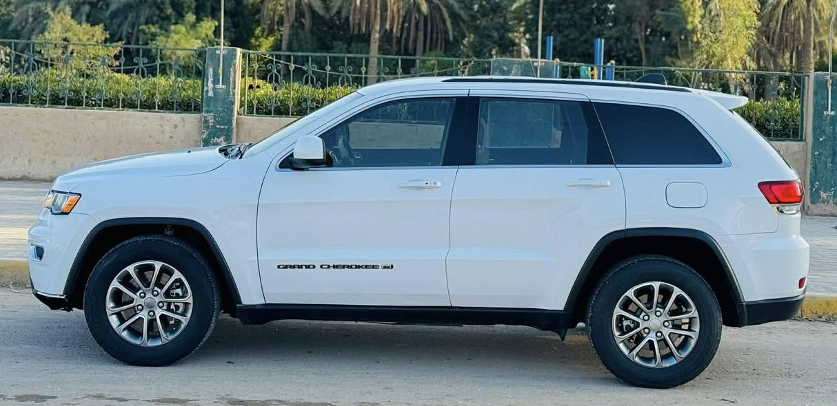 يالله 
جيب 2022    بغداد 
امريكي كفاله عامه من كلشي 
ربع دعاميه الاماميه مصبوغ فقط
ماشيه 30 الف حقيقي 
بعده زيرو سياره بحاله الوكاله 
استخدامي شخصي 
جديده كارتون ماتصرف عليه الف دينار 
بسمي شخصيا 
فول عدا الفتحه 
بيع او مراوس 
السعر 275 وبيه مجال بسيط 
مكانه بابل لشوملي 
***********
***********
