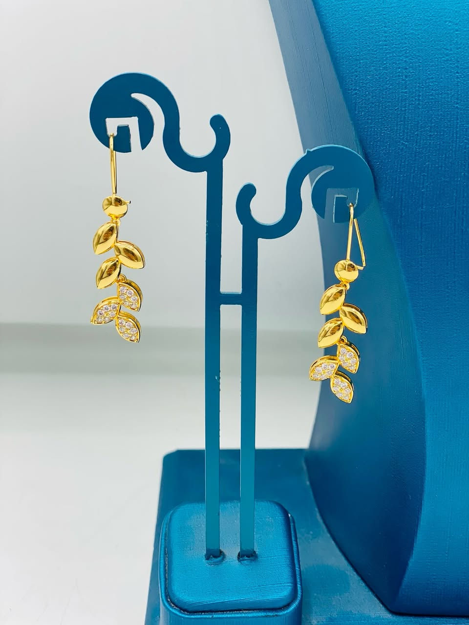 سيت ذهب برازيلي فاخر
أناقة تكمّل إطلالتك بكل المناسبات 💛
✔ طلاء ثابت
✔ لمعان راقي
✔ كوالتي عالي
✔ تصميم ناعم يليق بكل الأذواق
اختيار مثالي للهدايا 🎁 أو للتميز بإطلالة فخمة 👌
📩 للاستفسار راسلوا الصفحة
🚚 توصيل متوفر إلى كافة المحافظات
#ذهب_برازيلي #سيت_ذهب #اكسسوارات #هدايا #تذكير


**إذا كنت صاحب هذا الإعلان وتريد حذفه لأي سبب، رجاءا أرسل رسالة إلى الدعم الفني**