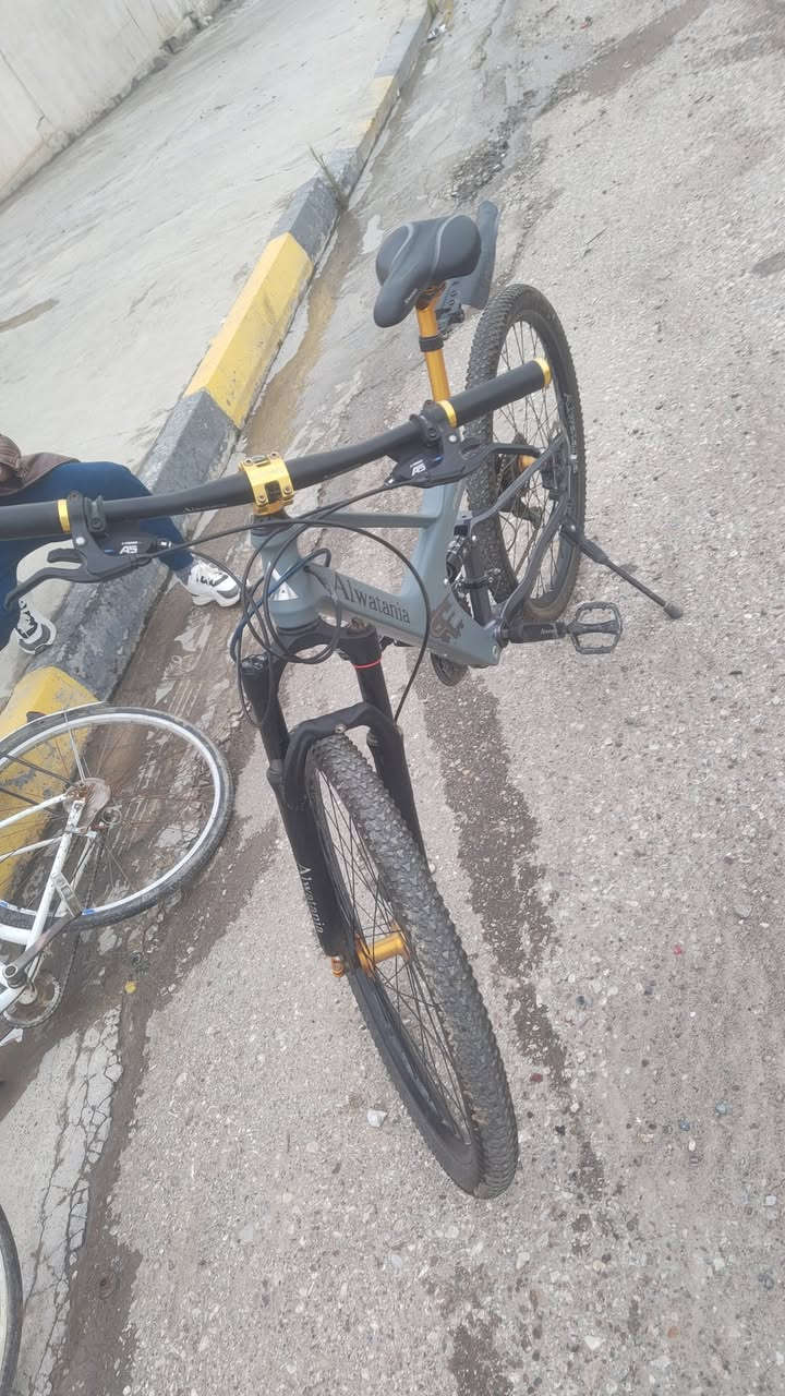 باسكل للبيع  الباسكل ما يعوزو شي الصطاب وره بي وكدادم والجشه مو حديد المنيو الباسكل فول نضافه سعرو 150 وبي مجال مكان موصل الاجانب الايمن


**إذا كنت صاحب هذا الإعلان وتريد حذفه لأي سبب، رجاءا أرسل رسالة إلى الدعم الفني**