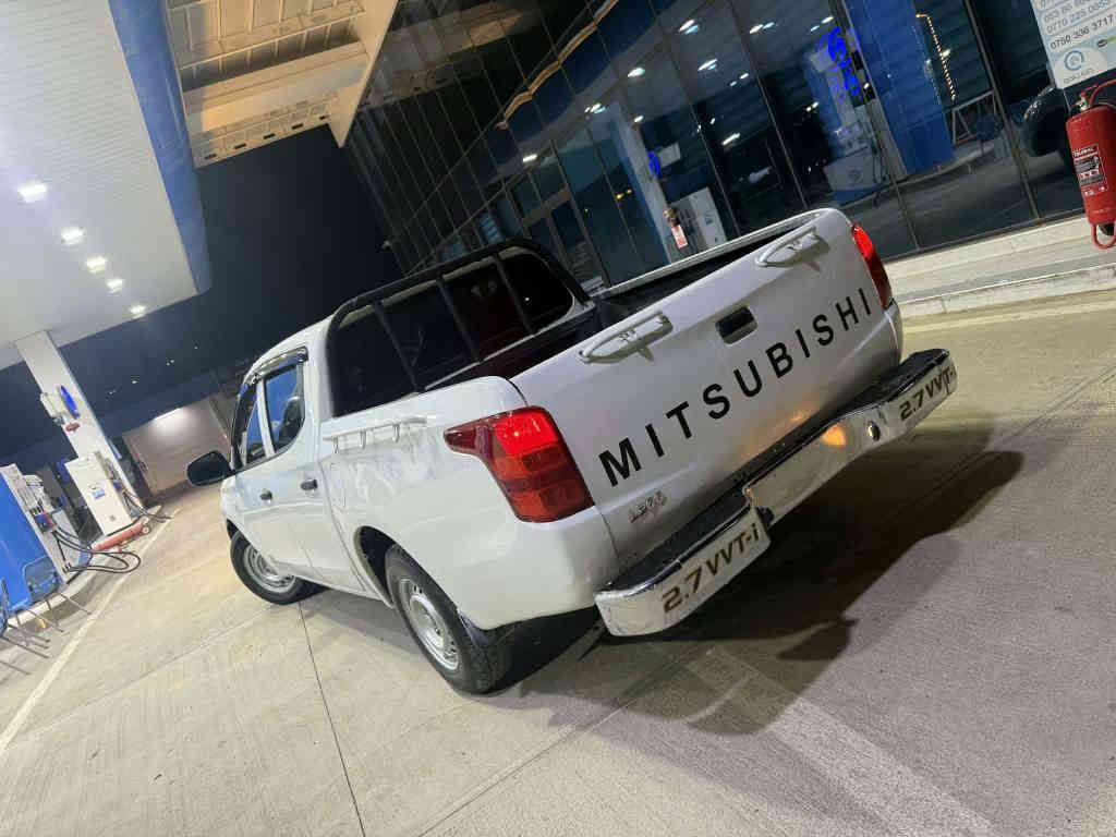 بروایەقەزافی بەنیزن مۆدیل ٢٠١٦بۆ فرۆشت
  براویە
گێرو مەکینە و 
تەبریت تەقەو ڕەقە بەشەرت 
سەیارەکە نمونەیە لە جوانی 
چوار تایەی باشی لەژیرە ***********

***********

سـعـرm 📩

گێر و مەکیەنەی بەشەرت 
هیچ کێشەیەکی تێدا طوز, صلاح الدين
