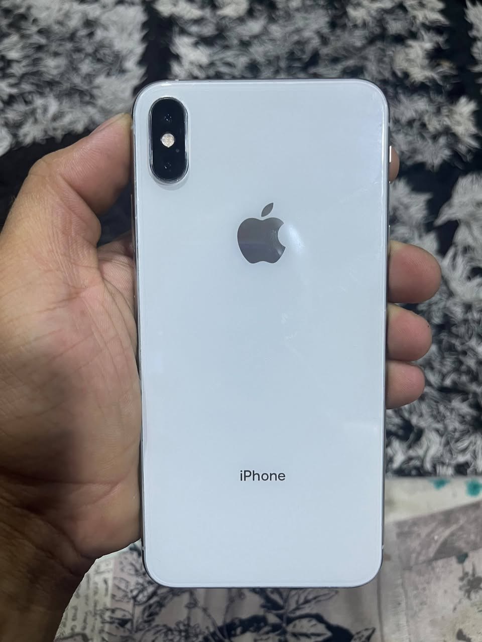 ايفون x ماكس 64 تك نورمال ما مفتوح شرط كلشي ما مبدل بي   بس بي هذا الفطر بل شاشة وهاي السواد شوية السعر 200 وبي مجال ***********
