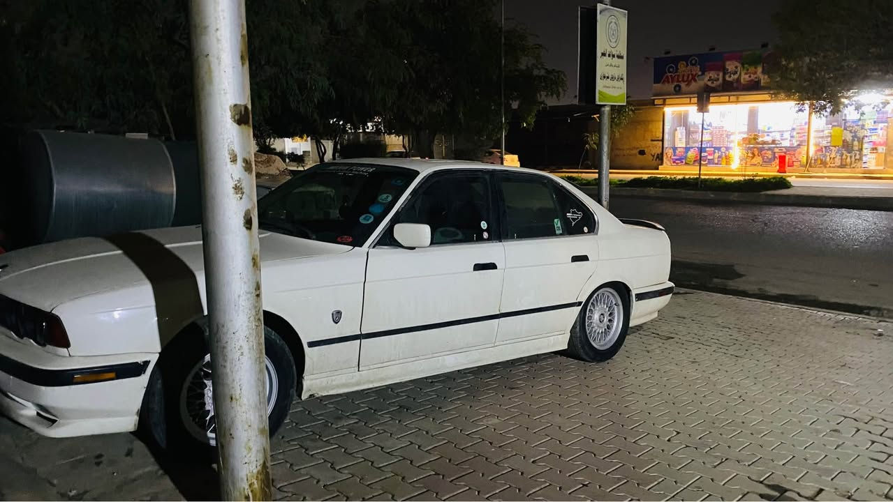 بۆ فرۆشتن بیئێم 520i گێڕ عادی سلایت 4جام کارەبا 2 ئاوێنە کارەبا قفڵ مەرکەزی مودێل88 ڕەقەم کەرکوک مشروع وطنی سەنەوی تا ٢٠٢٩ سعر 48 كركوك, العراق


**إذا كنت صاحب هذا الإعلان وتريد حذفه لأي سبب، رجاءا أرسل رسالة إلى الدعم الفني**