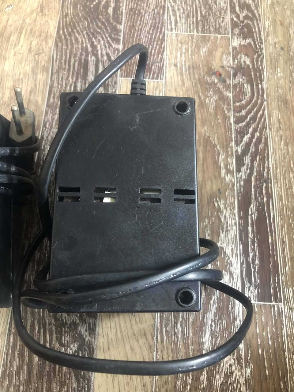 السلام عليكم
محولات 220V الى 110V/120V
نضيفات كلش عل فحص 
اليفيدنه يراسلني قيم السعر بل يرضي الله


**إذا كنت صاحب هذا الإعلان وتريد حذفه لأي سبب، رجاءا أرسل رسالة إلى الدعم الفني**