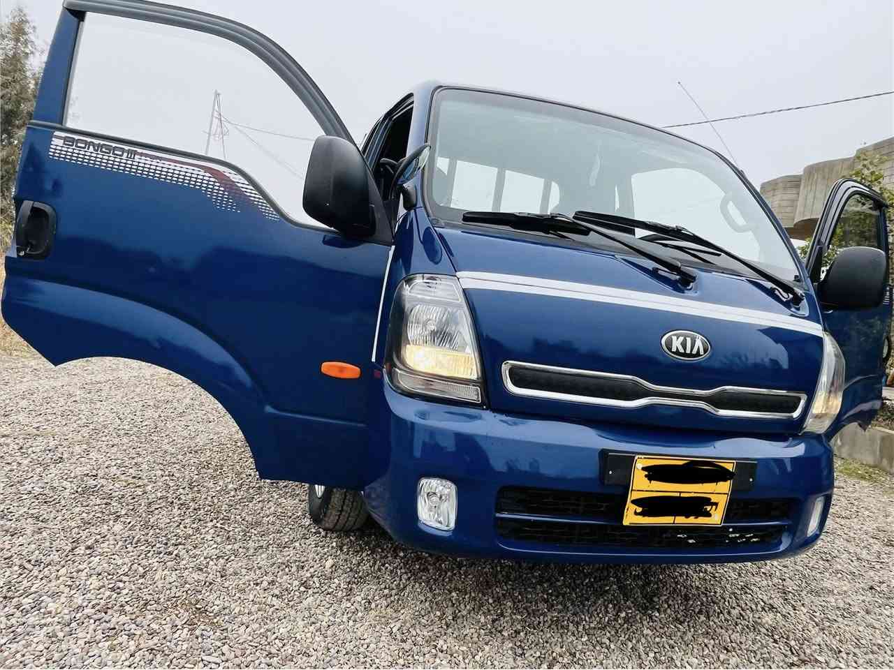 السلام عليكم سيارة كيا بنكو حمل((( #ادوات شغل بغداد )))للبيع الموديل 2007  محدث 2018سيارة كاملة مكينة كرنفال كيراوتماتيك  مري شفط تدفئة بل كشنات   السياره مفوله محرك 3000 قبق اسود وتخم تاير مكان السيارة  العلم سعر  55 وبيه مجال قليل للشراي 
ملاحظه بيها رقم وسنويه وحصة كاز 
للاستفسار ***********
