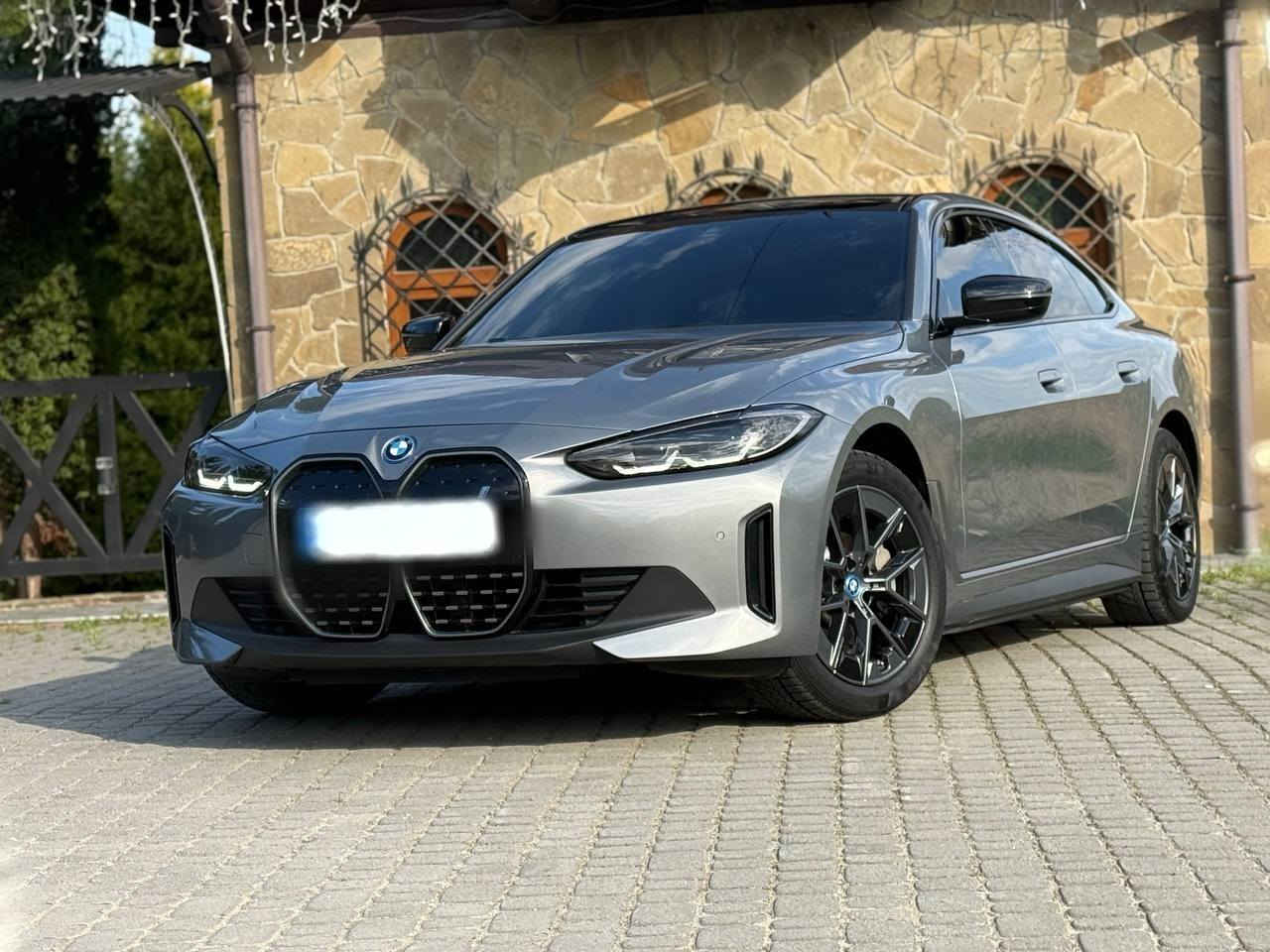 سلام عليكم جبتلك2019 بيها محركين شحن وبانزين ماشيت 100 k  سعرها م 200 مكانها دهوك مكفوله من السرقه ومن كلشي  ملاحضه السياره نباعت مزاد كلك يعني من جوه لجوه وترقيم مالها  يصير بس كلش غالي
انطيك وياها ارقام


**إذا كنت صاحب هذا الإعلان وتريد حذفه لأي سبب، رجاءا أرسل رسالة إلى الدعم الفني**