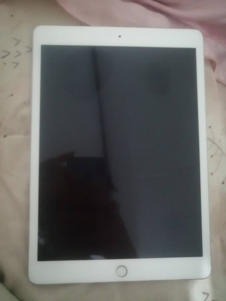 ايباد 7 بطاريه 100 مابي شي فقط الدكمه مال بصمه لازم تضغط قوي بيهة ايباد جاهز سعر نهائي من الاخير ولاتعبك ولاتعبني 85 الايباد يسوة اكثر بس اني محتاج فلوسه واريد ابيعا ماتواجد مازنججر فقط واتساب ***********
