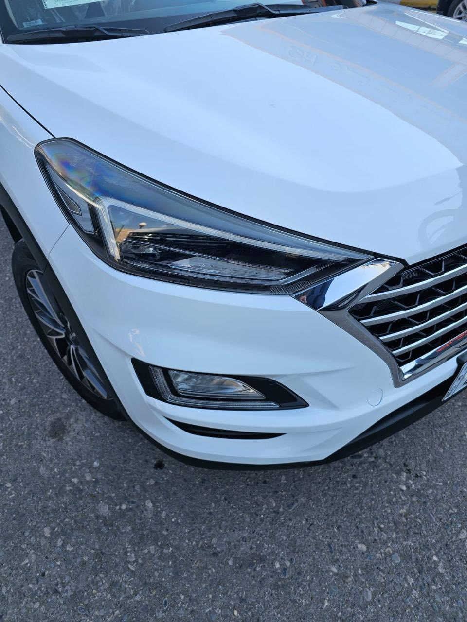 السلام عليكم 

توسان 2020 خليجي كوري شركة كاصد 
السيارة كفاله عامه بدون صبغ او تعديل جديدة حيل وأحلى من الصور 

المواصفات 

شاشة 
كامرا 
بصمه 
شاحن وايرليس 
تحكمات ستيرن 
مثبت سرعة 
لايت عدسات 
تبريد قطعتين 

وباقي مواصفات التوسان المعروفه رقم انجليزي جديد بأسمي 

مكان السياره / بغداد 
السعر / 220$ ومجال 

للاتصال 
***********
***********
