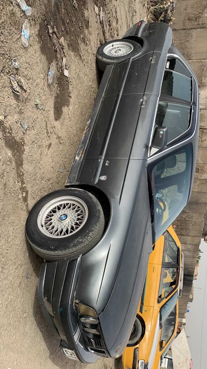 السلام عليكم BMW 520 مفتوح كير عادي تدفئه تبريد بأسمي رقم انگليزي كركوك موديل 1990 سنويه لغاية 29 مكاني بغداد الشعب 
*********** سعر 45 $

