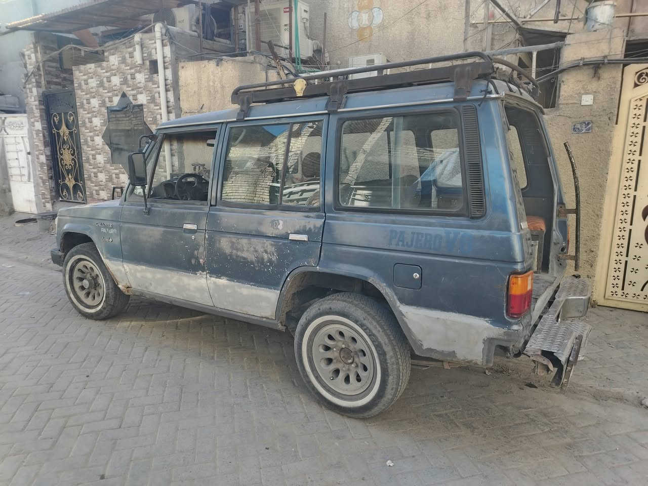 سلام عليكم اخوان سياره مستوبيشي باجيرو رقم الماني تحويل ثاني يوم موديل ٩٠ ونجي مكينه بيهه تنقيص صدر جديد السعر ٣٥ بغداد مدينة الصدر رقم الهاتف *********** غير متواجد عالفيس
